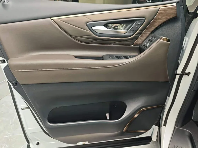 Toyota Vellfire — фото 5