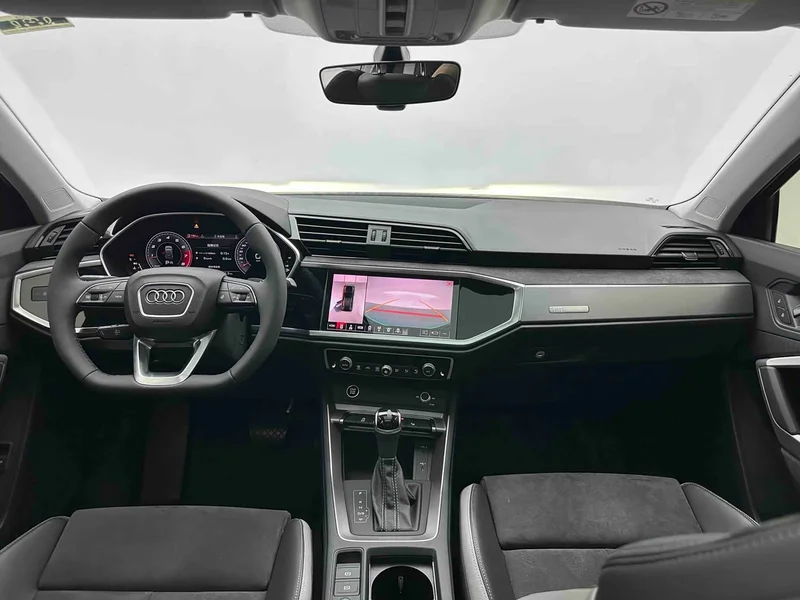 Audi Q3 — фото 15
