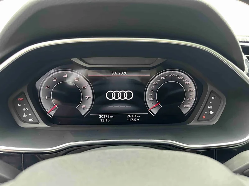 Audi Q3 — фото 18