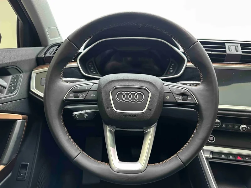 Audi Q3 — фото 17