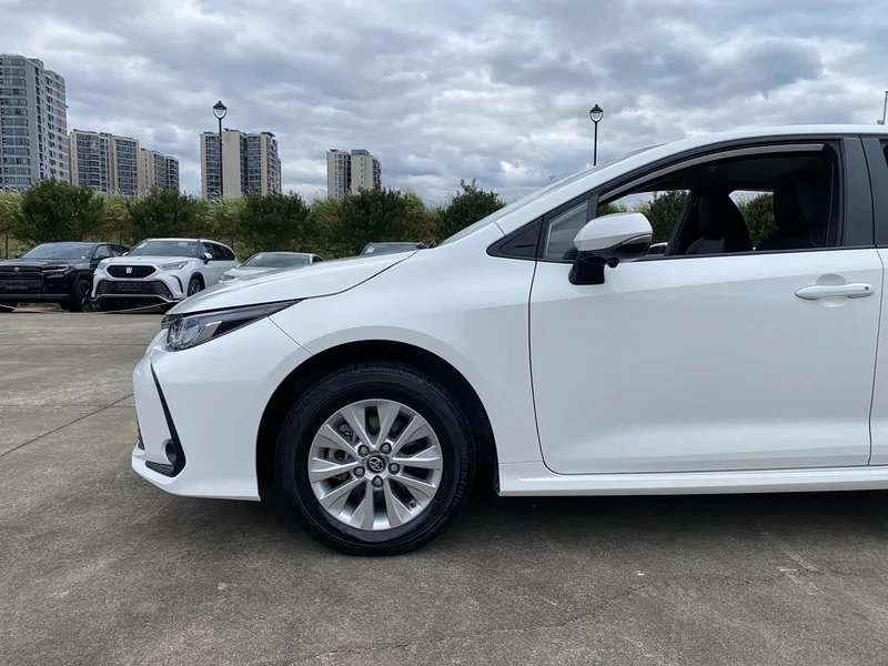 Toyota Corolla — фото 19