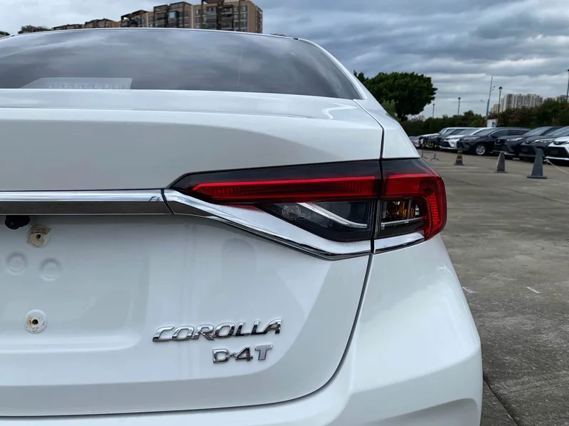 Toyota Corolla — фото 21