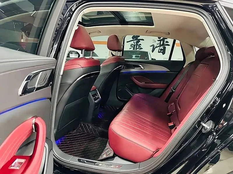 Hongqi H5 — фото 6