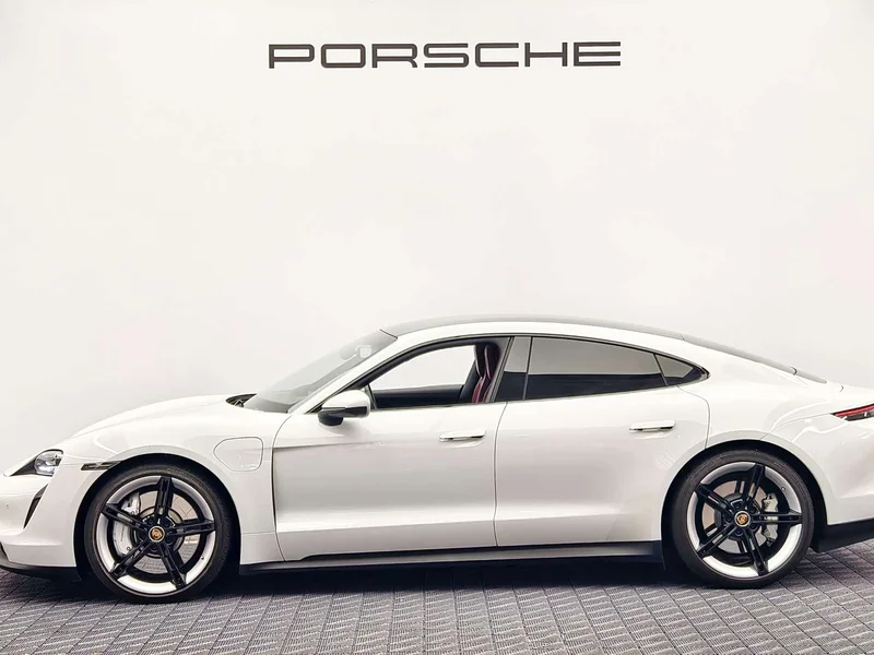 Porsche Taycan — фото 4