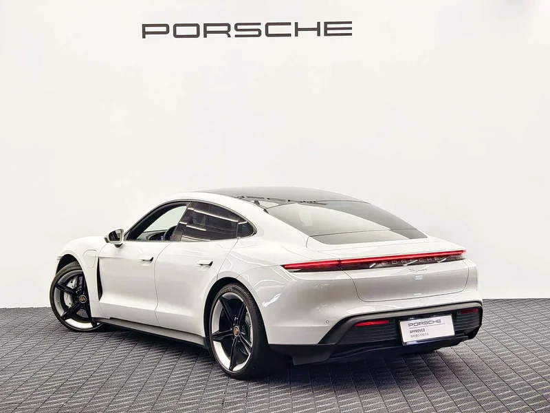 Porsche Taycan — фото 5
