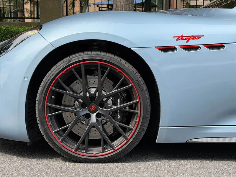 Maserati GranTurismo — фото 21