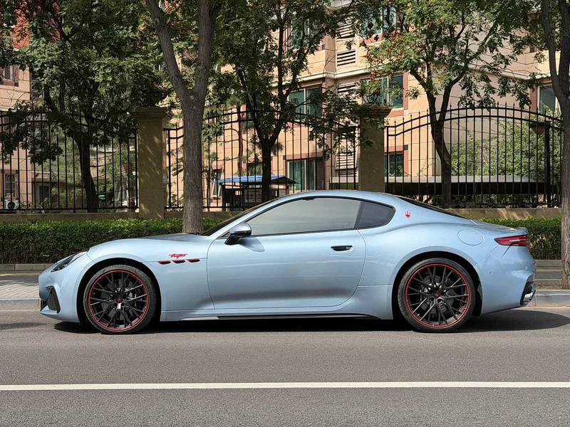 Maserati GranTurismo — фото 3