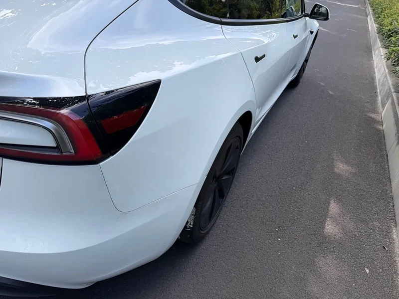 Tesla Model 3 — фото 10