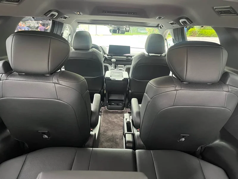Toyota Sienna — фото 25