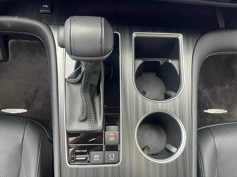 Toyota Sienna — фото 39