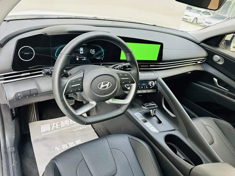 Hyundai Elantra — фото 8