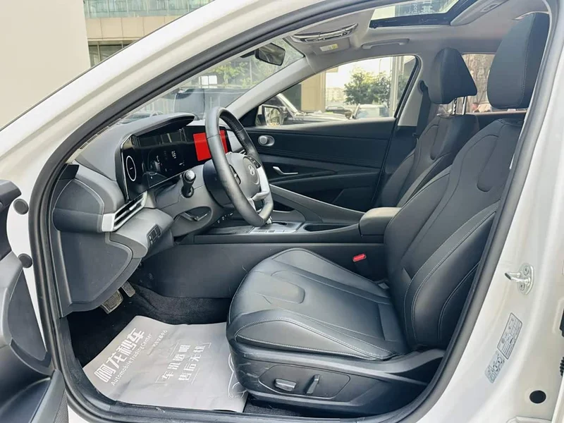 Hyundai Elantra — фото 10