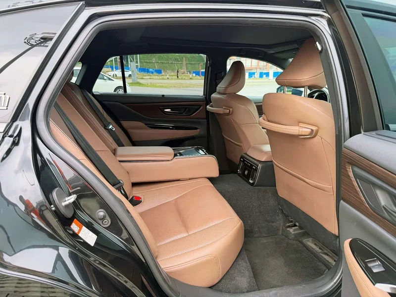 Toyota Crown Imported — фото 16