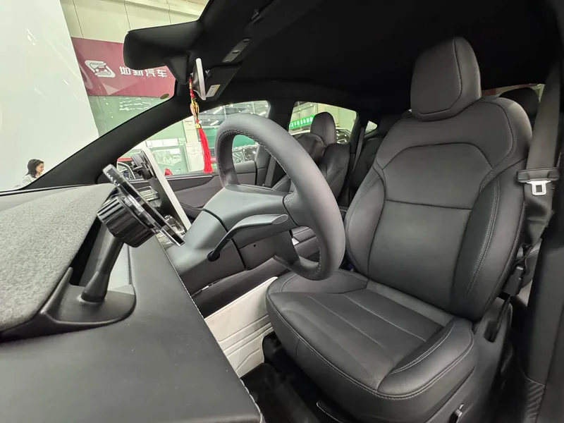 Tesla Model Y — фото 10