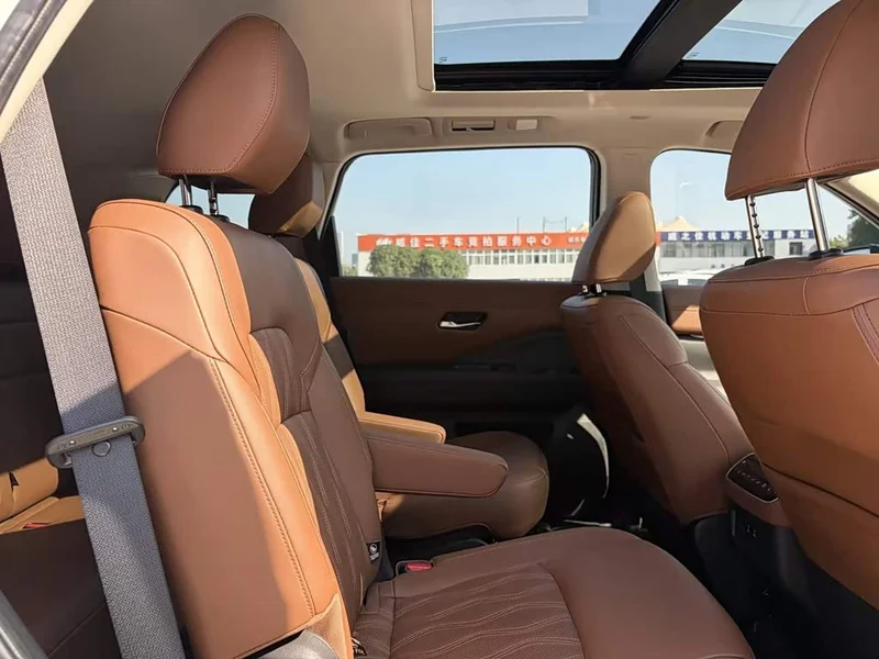 Nissan Pathfinder — фото 12