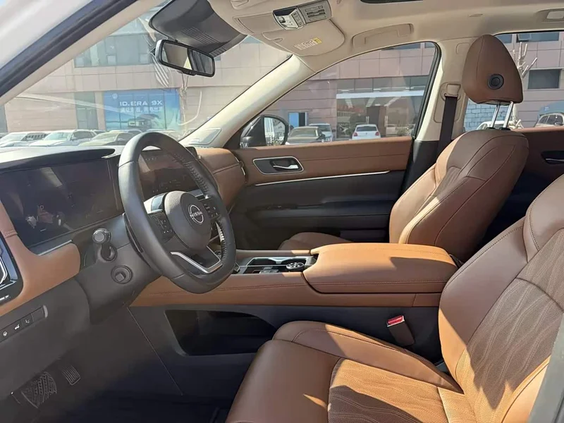 Nissan Pathfinder — фото 9