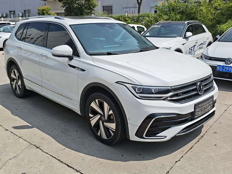 Volkswagen Tiguan L — фото 2