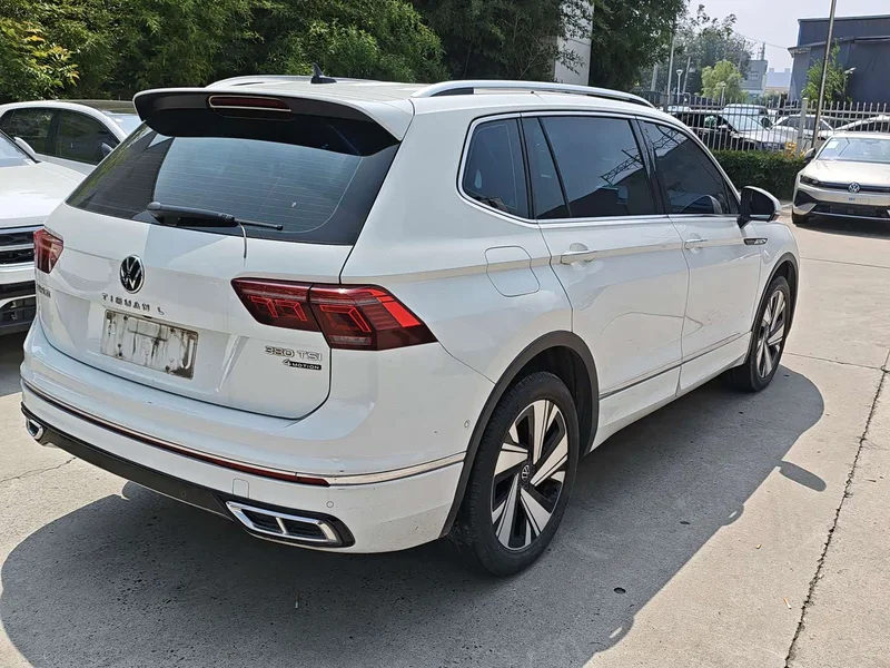 Volkswagen Tiguan L — фото 3