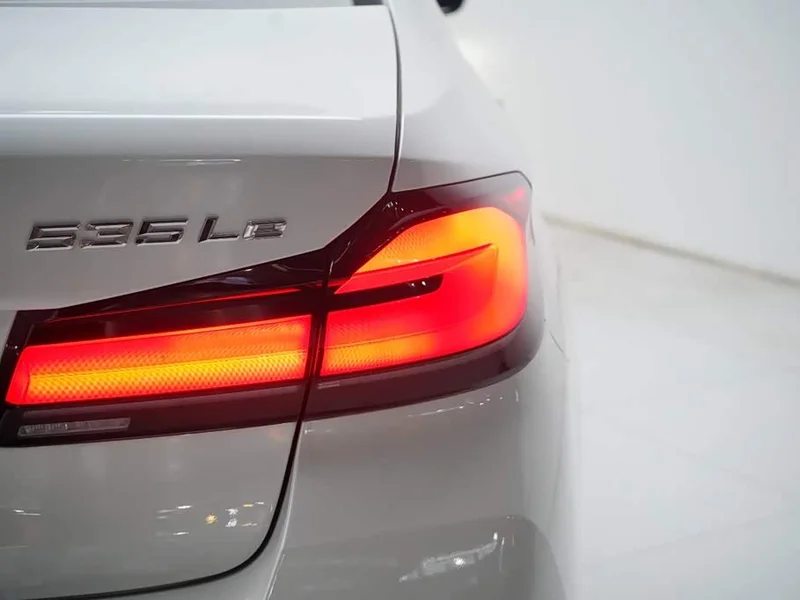 BMW 5 Series New Energy — фото 13