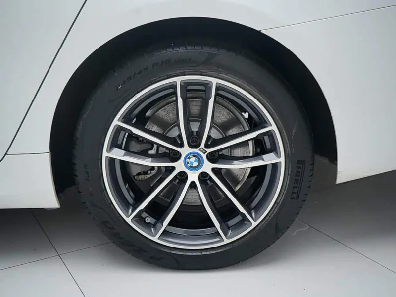 BMW 5 Series New Energy — фото 23