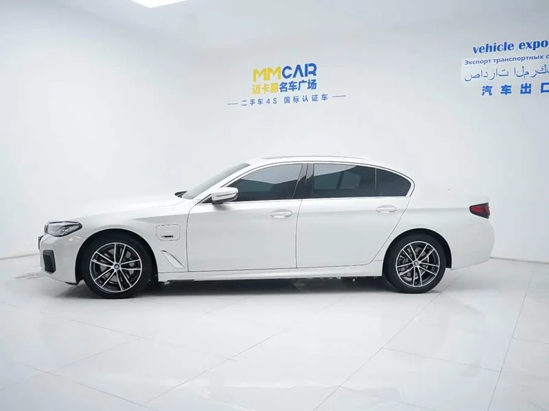 BMW 5 Series New Energy — фото 10