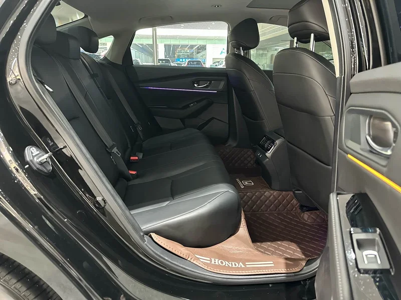 Honda Accord — фото 12