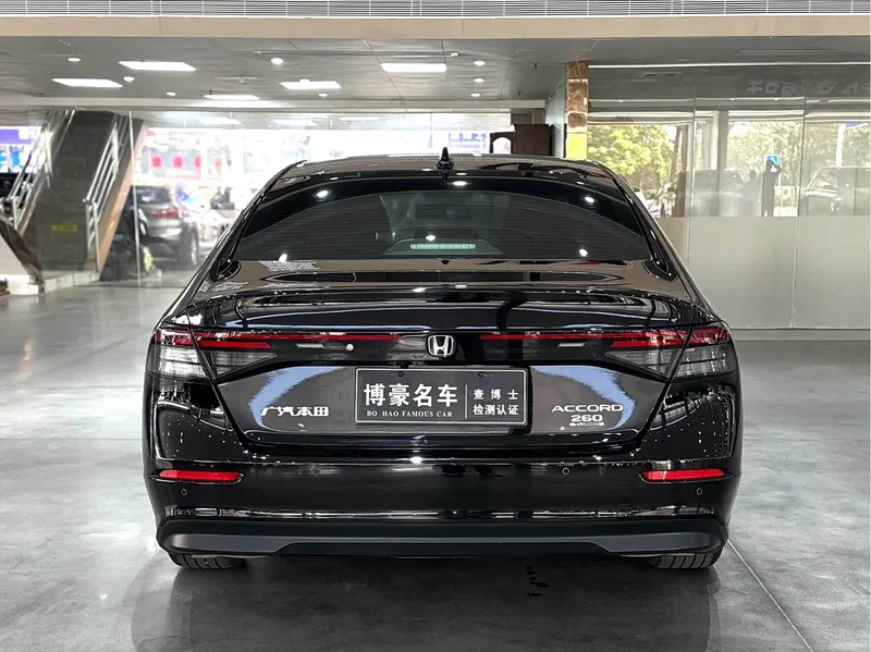 Honda Accord — фото 15