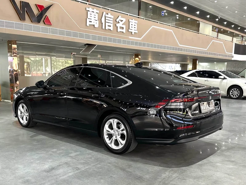 Honda Accord — фото 16