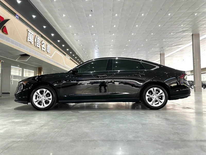 Honda Accord — фото 17