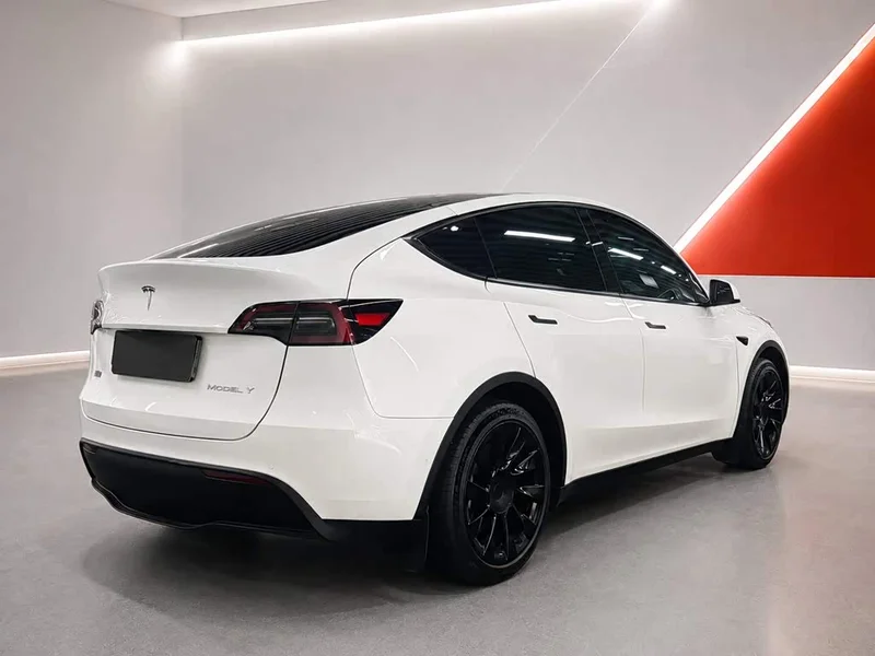 Tesla Model Y — фото 4
