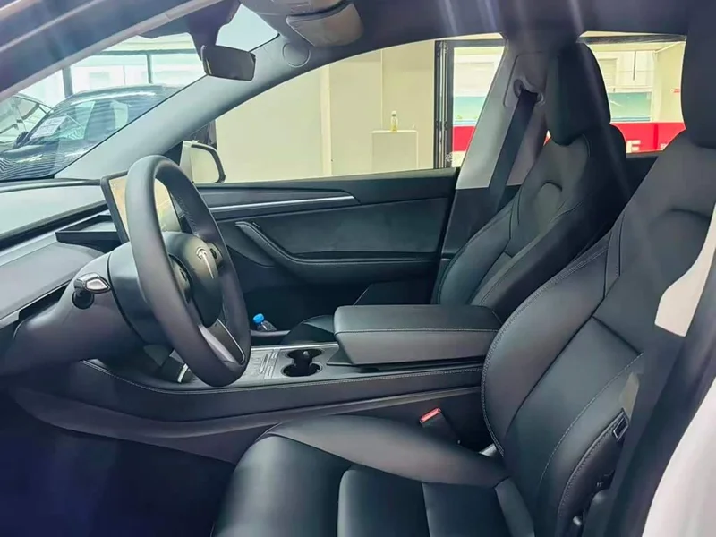 Tesla Model Y — фото 10
