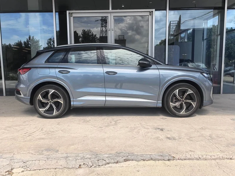 Audi Q4 e-tron — фото 3
