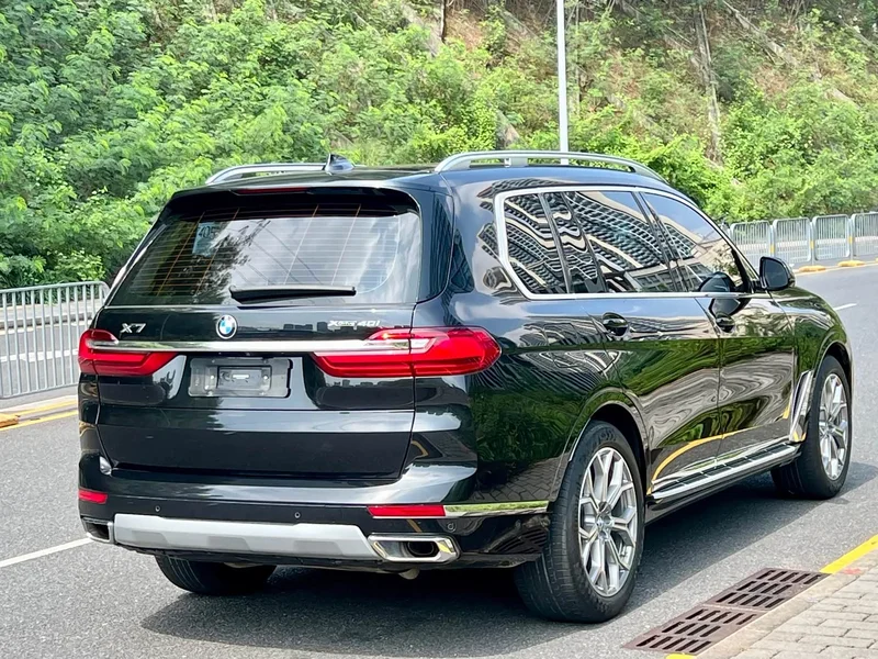 BMW X7 — фото 20