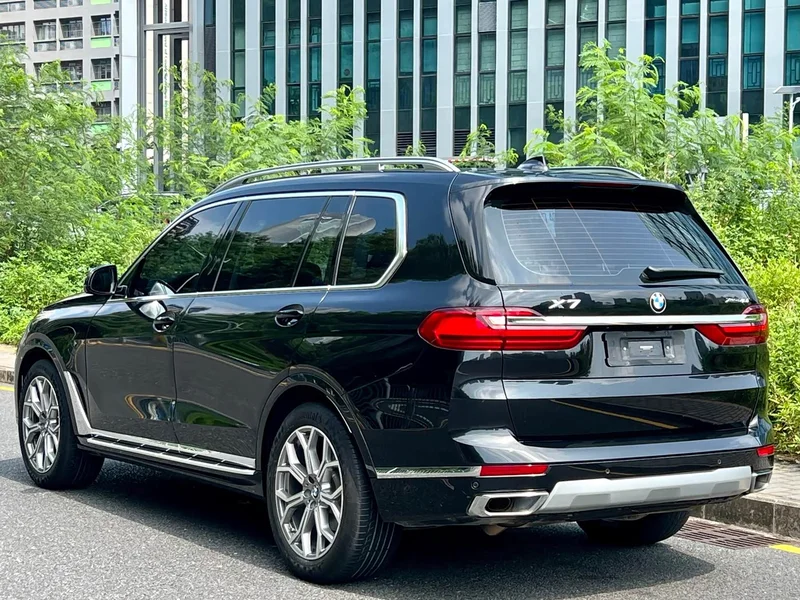 BMW X7 — фото 23