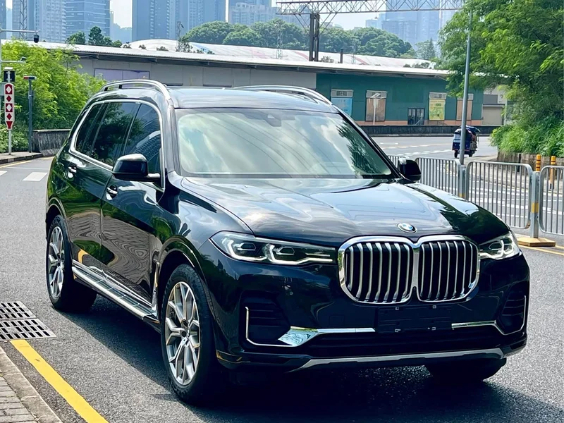 BMW X7 — фото 3