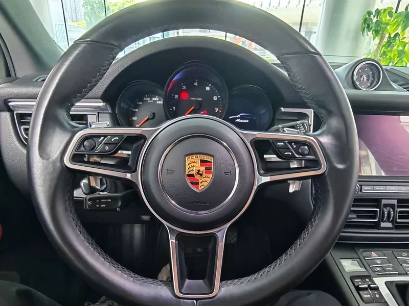 Porsche Macan — фото 18
