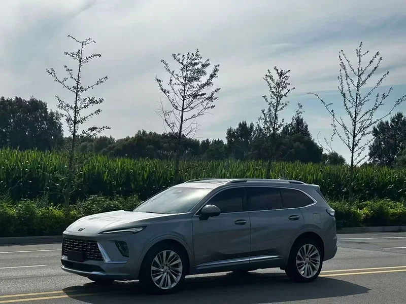 Buick Envision Plus — фото 1