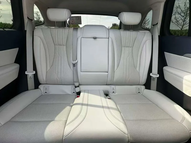 Buick Envision Plus — фото 9