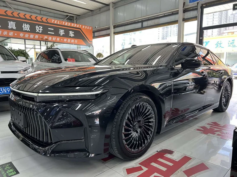 Toyota Crown (Imported) — фото 1
