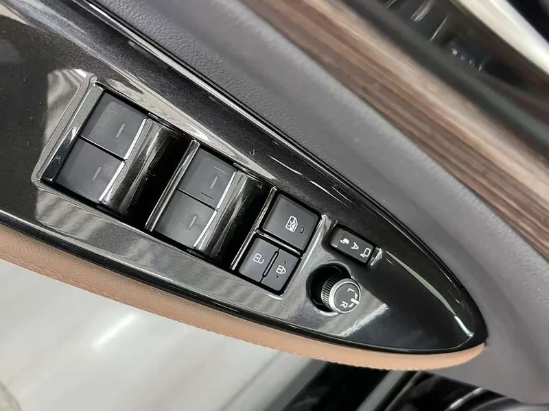 Toyota Crown (Imported) — фото 11