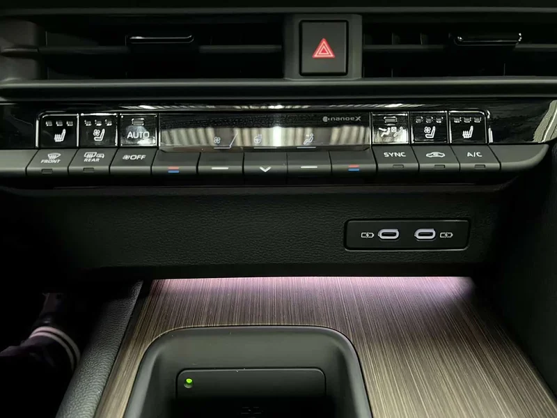 Toyota Crown (Imported) — фото 18