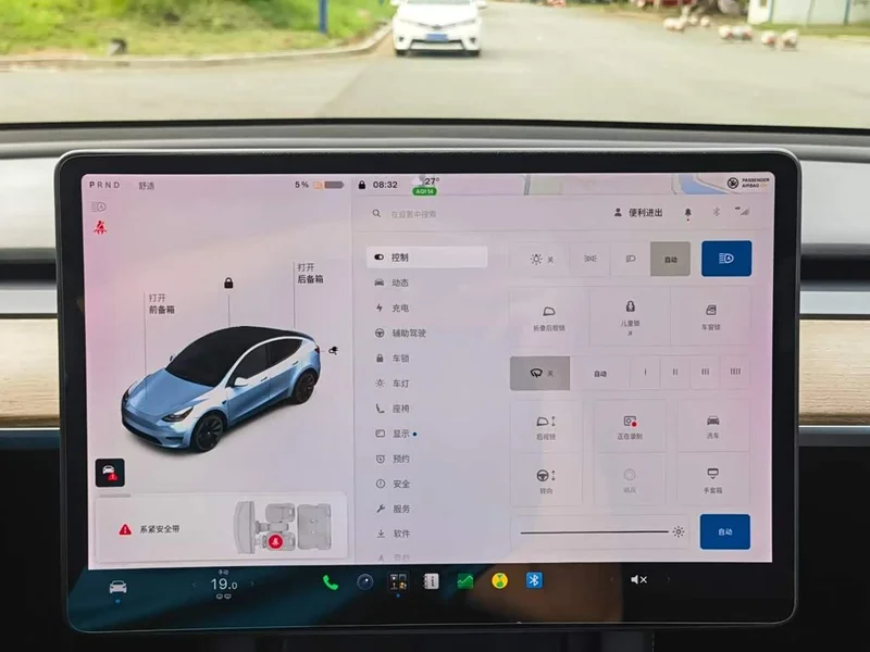 Tesla Model Y — фото 14