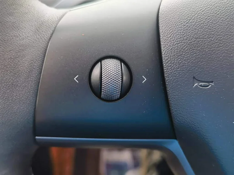 Tesla Model Y — фото 26