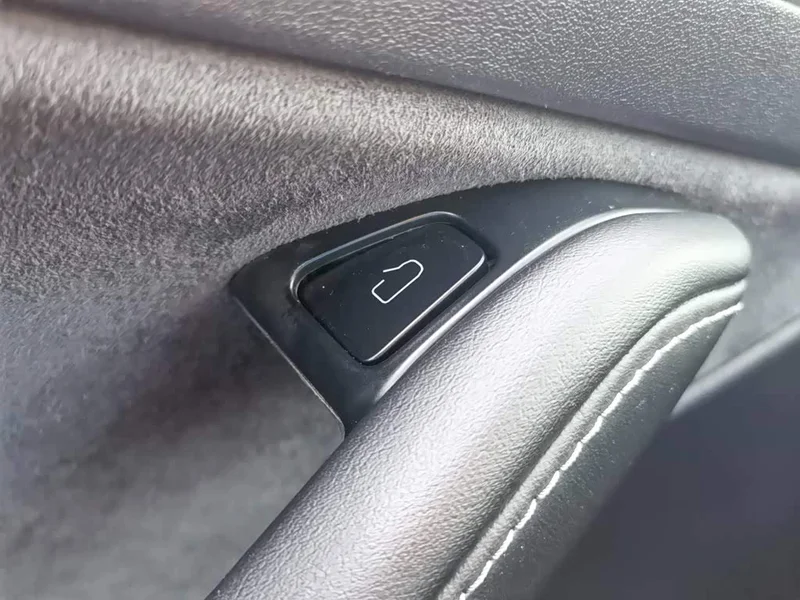 Tesla Model Y — фото 28