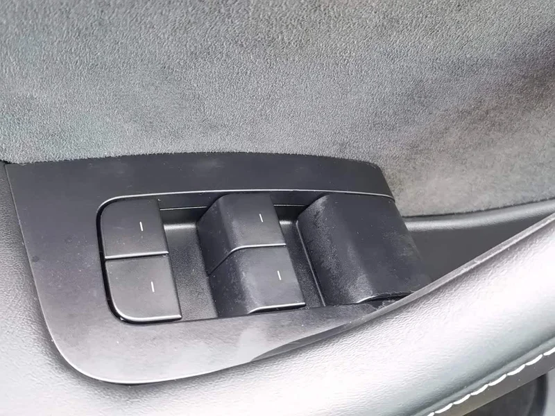Tesla Model Y — фото 29