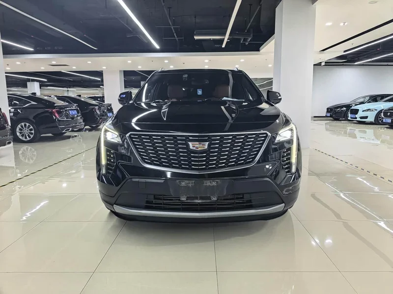 Cadillac XT4 — фото 1