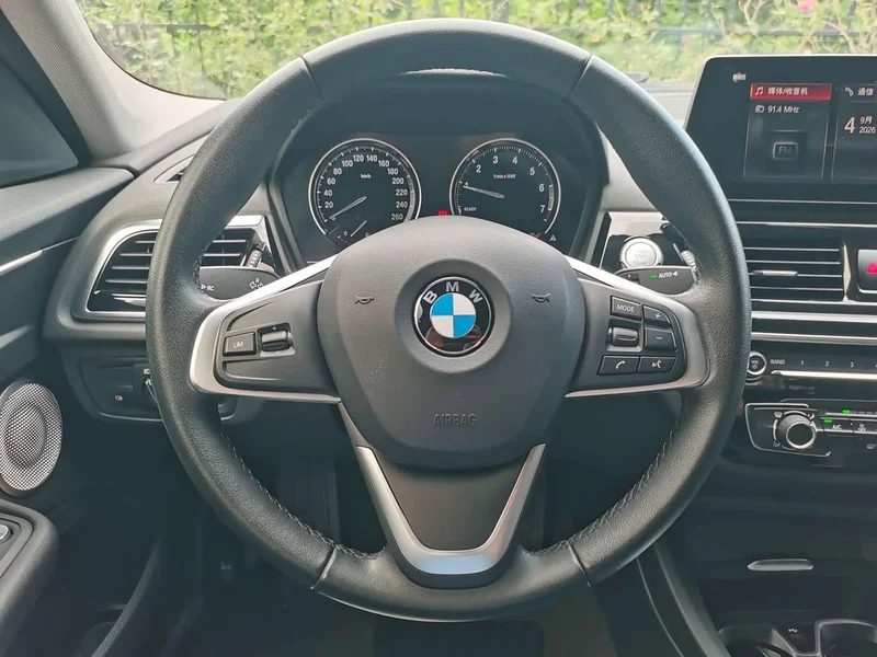 BMW 1-Series — фото 12