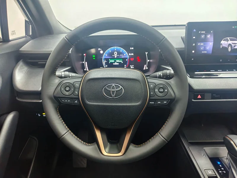 Toyota Corolla Cross — фото 14