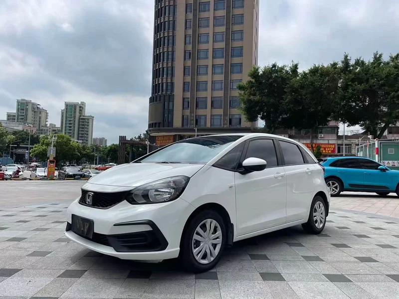 Honda Fit — фото 1