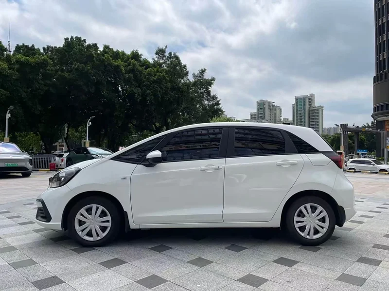 Honda Fit — фото 4